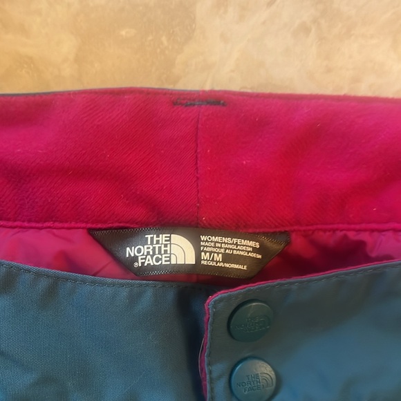 Women’s teal blue north face ski pants size medium. - Picture 2 of 5